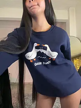 Snapshot of aly_golden_ chatting on 12.09.24 aly golden online show from 12.09.24