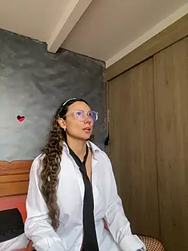 MafeeRoss online show from 03.04.26