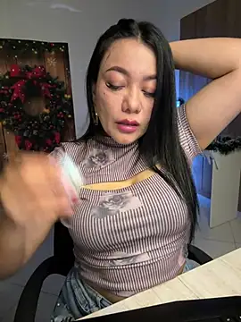 Snapshot of Abril10_ chatting on 01.05.25 Abril10 online show from 01.05.25