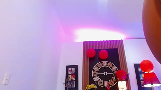 Snapshot of shantal_ray4 chatting on 02.26.25 shantal ray4 online show from 02.26.25