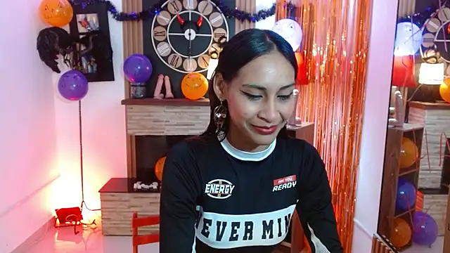 Snapshot of shantal_ray4 chatting on 10.17.25 shantal ray4 online show from 10.17.25