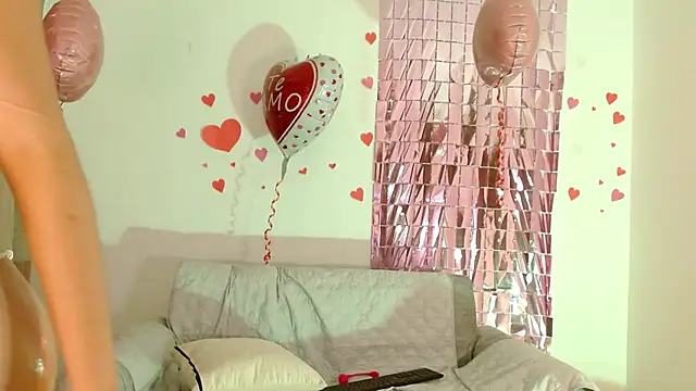 Maia W10 online show from 03.13.25