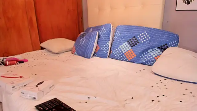 Maia W10 online show from 11.13.25