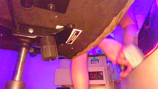 Snapshot of BRONZE20K chatting on 02.04.25 BRONZE20K online show from 02.04.25