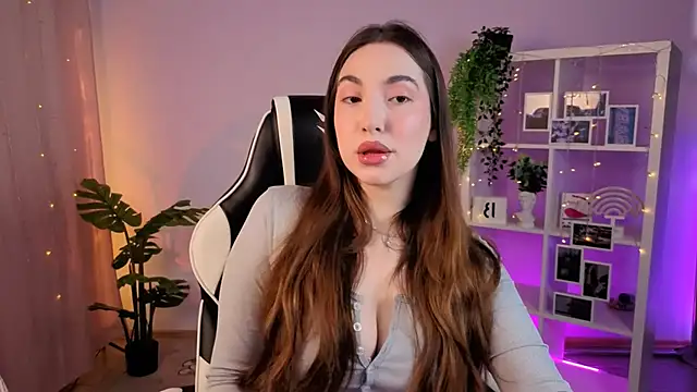 Snapshot of MelissaLovvv chatting on 11.21.25 MelissaLovvv online show from 11.21.25