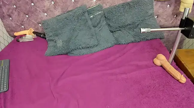 Snapshot of VALENTINA3x chatting on 03.17.25 VALENTINA3x online show from 03.17.25