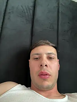 Snapshot of themouate chatting on 08.04.26 themouate online show from 08.04.26