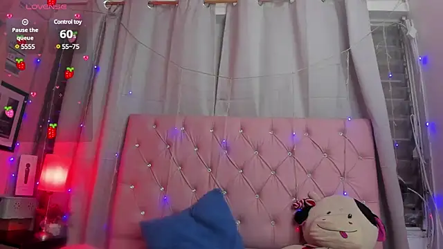 Snapshot of BadraSaadi chatting on 02.13.25 BadraSaadi online show from 02.13.25