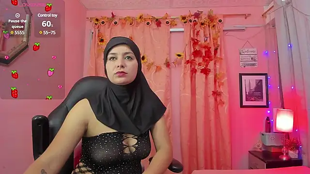 Snapshot of BadraSaadi chatting on 02.14.25 BadraSaadi online show from 02.14.25