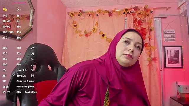 Snapshot of BadraSaadi chatting on 03.17.25 BadraSaadi online show from 03.17.25