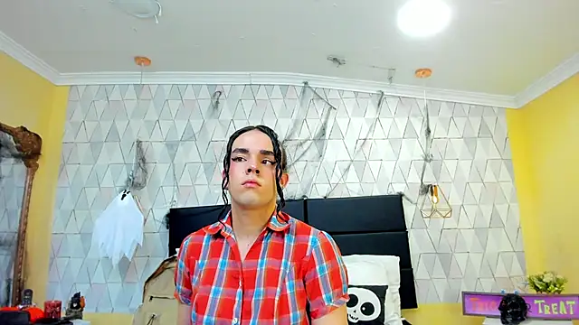 JustinePerry online show from 10.31.25