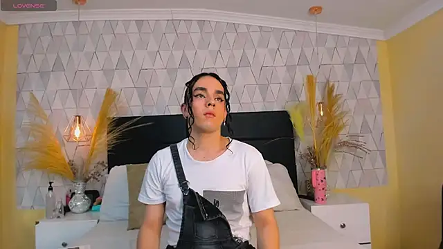 JustinePerry online show from 02.20.26