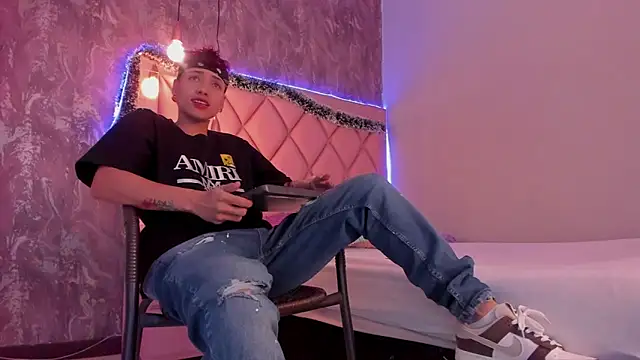 Snapshot of megan_100 chatting on 12.26.24 megan 100 online show from 12.26.24