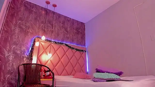 Snapshot of megan_100 chatting on 12.27.24 megan 100 online show from 12.27.24