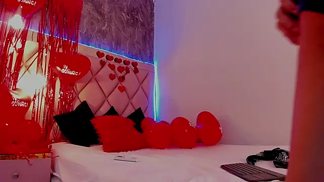 Snapshot of megan_100 chatting on 02.16.25 megan 100 online show from 02.16.25