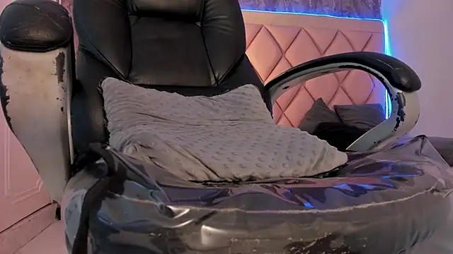 Snapshot of megan_100 chatting on 03.09.25 megan 100 online show from 03.09.25