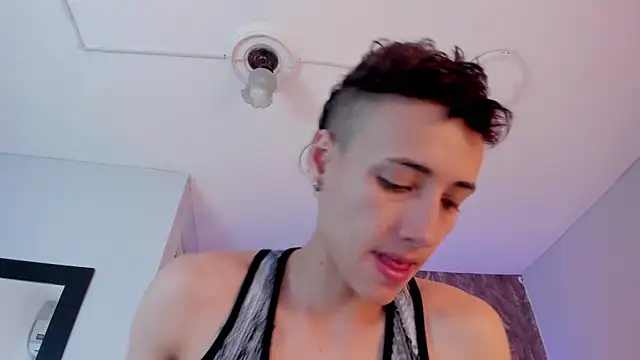 Snapshot of megan_100 chatting on 03.16.25 megan 100 online show from 03.16.25