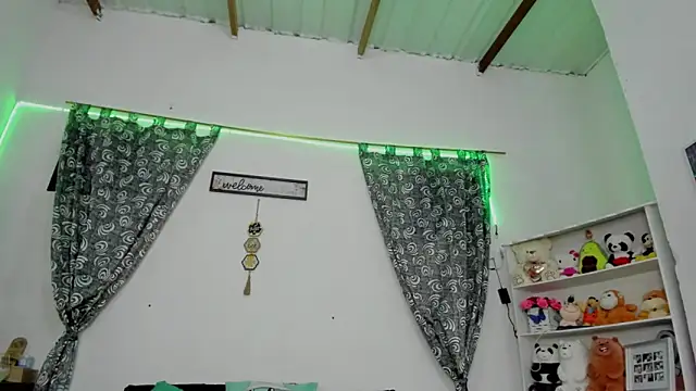 Snapshot of megan_100 chatting on 09.25.25 megan 100 online show from 09.25.25