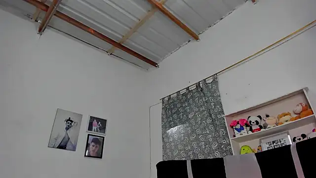 Snapshot of megan_100 chatting on 10.27.25 megan 100 online show from 10.27.25