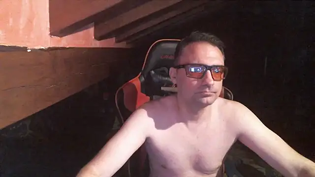 Snapshot of 6996horus chatting on 10.18.25 6996horus online show from 10.18.25