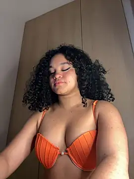 Lucy wilson5 online show from 12.26.24