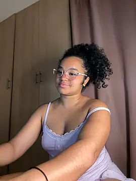 Lucy wilson5 online show from 02.05.25