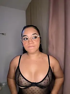 Lucy wilson5 online show from 02.16.25