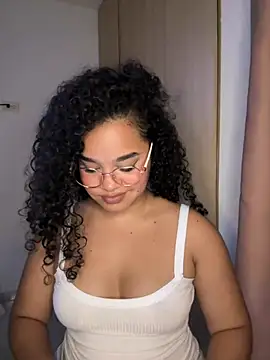 Lucy wilson5 online show from 02.17.25