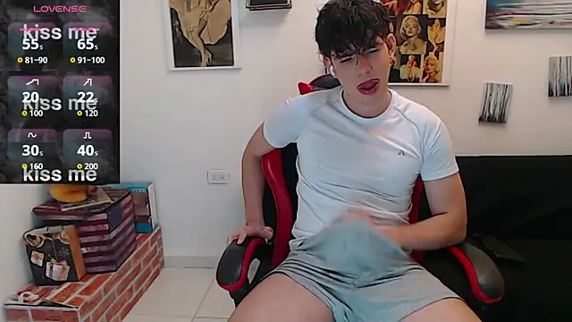 Snapshot of Angelo-cianuro- chatting on 02.04.26 Angelo-cianuro- online show from 02.04.26