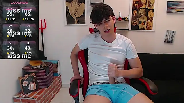 Snapshot of Angelo-cianuro- chatting on 02.09.26 Angelo-cianuro- online show from 02.09.26