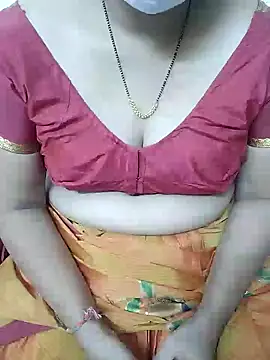 Snapshot of aliseanu chatting on 12.21.24 aliseanu online show from 12.21.24