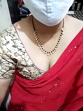 Snapshot of aliseanu chatting on 03.14.25 aliseanu online show from 03.14.25