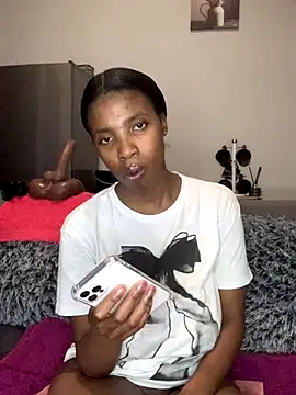 Queen-Boobylicious online show from 10.20.25