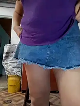 Snapshot of DirtyStefaniax chatting on 10.14.25 DirtyStefaniax online show from 10.14.25