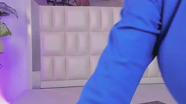 Snapshot of Alhana_pulido chatting on 01.22.25 Alhana pulido online show from 01.22.25