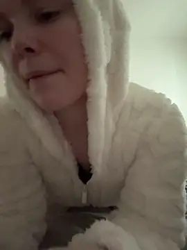 Snapshot of LikaBerry1 chatting on 01.28.25 LikaBerry1 online show from 01.28.25