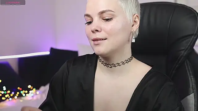 Snapshot of LikaBerry1 chatting on 01.30.25 LikaBerry1 online show from 01.30.25