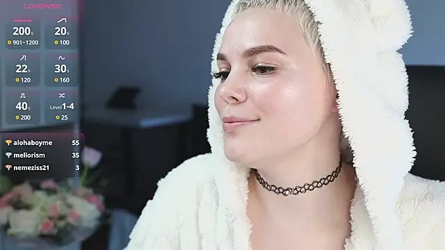 Snapshot of LikaBerry1 chatting on 02.11.25 LikaBerry1 online show from 02.11.25