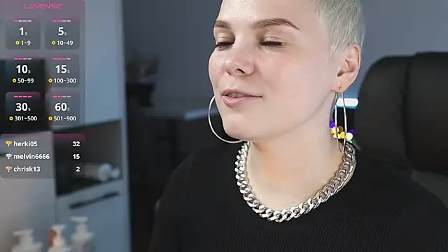 Snapshot of LikaBerry1 chatting on 02.18.25 LikaBerry1 online show from 02.18.25