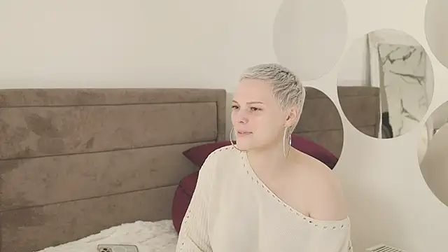 Snapshot of LikaBerry1 chatting on 09.25.25 LikaBerry1 online show from 09.25.25