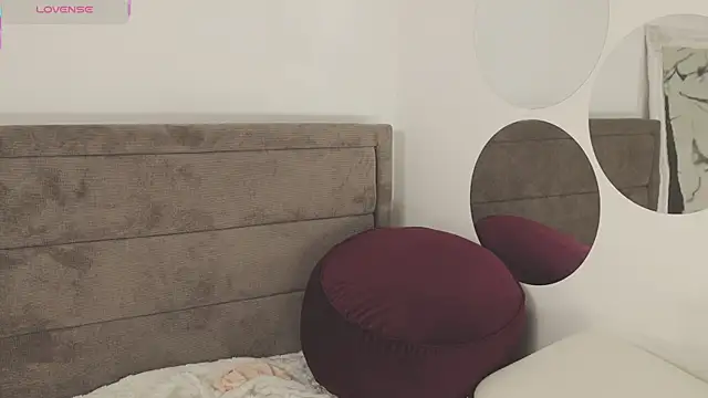 Snapshot of LikaBerry1 chatting on 10.01.25 LikaBerry1 online show from 10.01.25