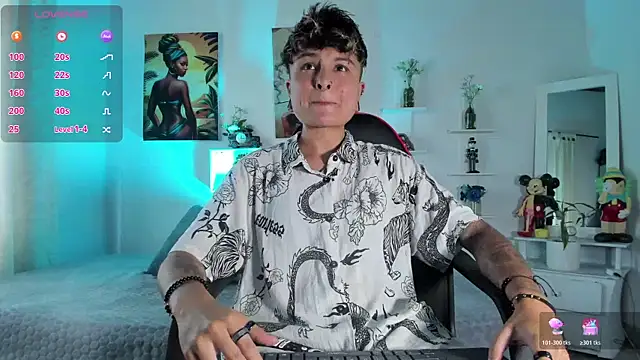 Snapshot of ZuryRamirez_ chatting on 11.25.25 ZuryRamirez online show from 11.25.25
