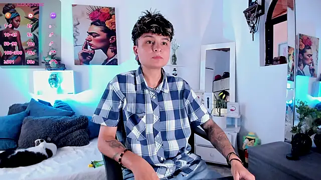 Snapshot of ZuryRamirez_ chatting on 12.14.25 ZuryRamirez online show from 12.14.25
