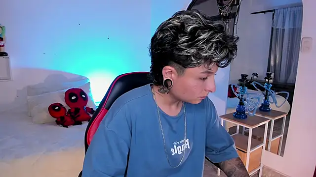 Snapshot of ZuryRamirez_ chatting on 05.28.26 ZuryRamirez online show from 05.28.26