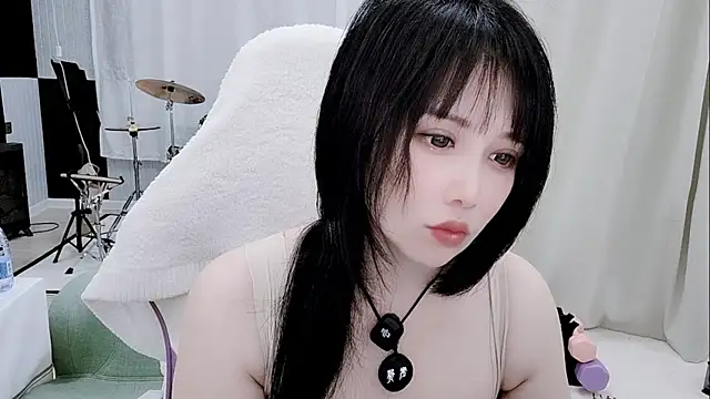 Snapshot of Vaness-a chatting on 06.16.26 Vaness-a online show from 06.16.26