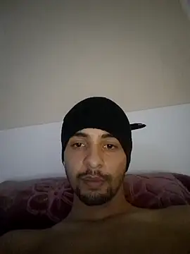 Snapshot of Hazembahloul chatting on 11.19.25 Hazembahloul online show from 11.19.25