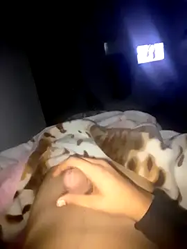 Snapshot of Hazembahloul chatting on 11.25.25 Hazembahloul online show from 11.25.25