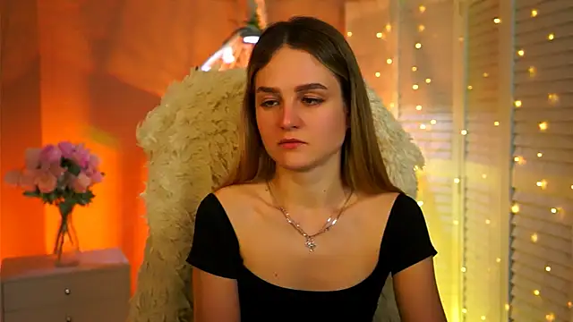 Snapshot of DeboraLarson chatting on 02.13.26 DeboraLarson online show from 02.13.26