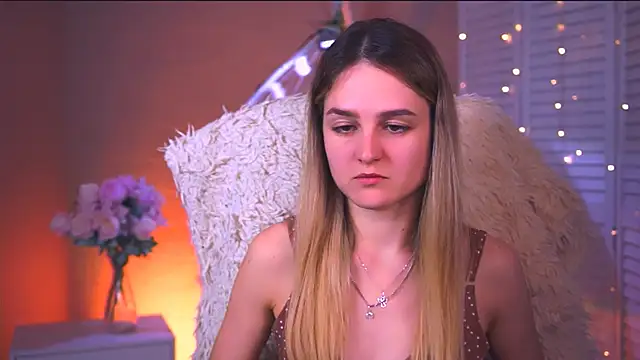 Snapshot of DeboraLarson chatting on 02.20.26 DeboraLarson online show from 02.20.26