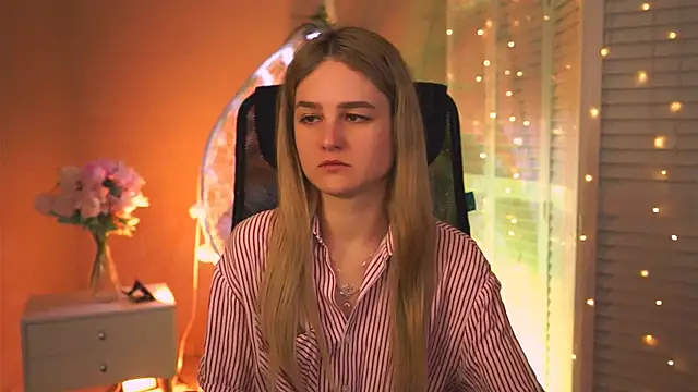 DeboraLarson online show from 03.05.26